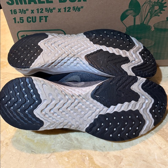 Nike Black and Gray Men's running Shoes - 12.5 - Picture 6 of 7